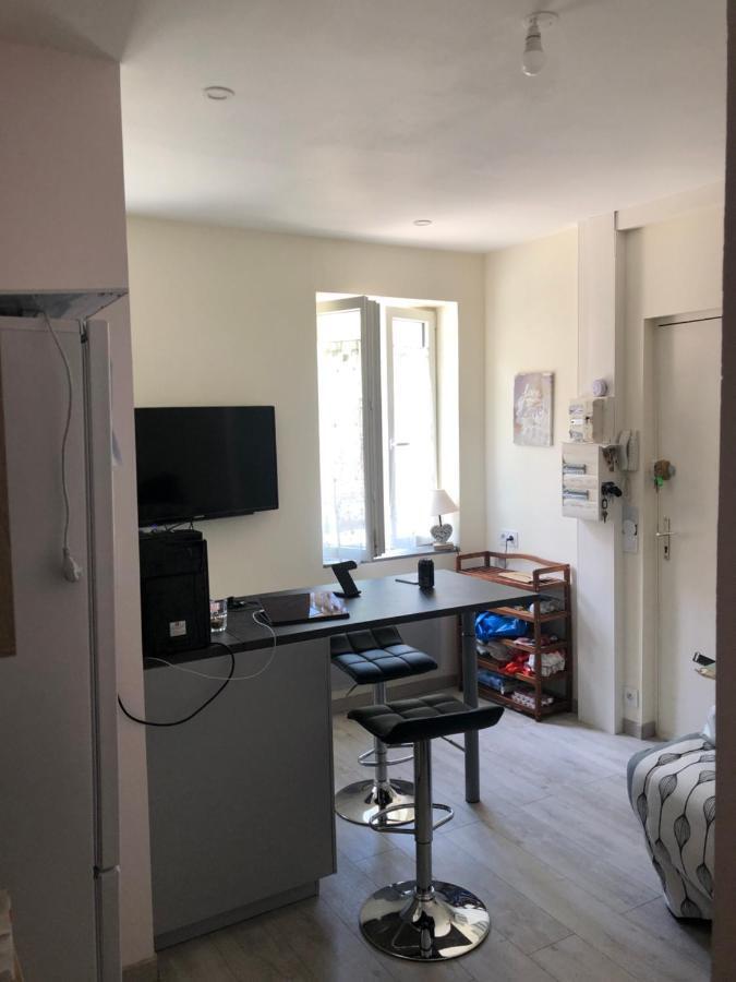 Appartement Lisieux Calme Tres Bien Equipe Экстерьер фото